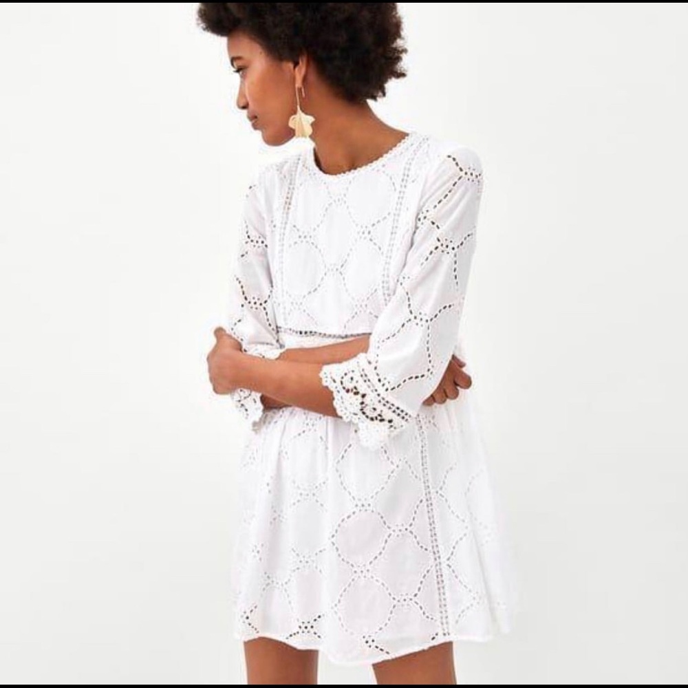 zara eyelet romper perfect for summer!